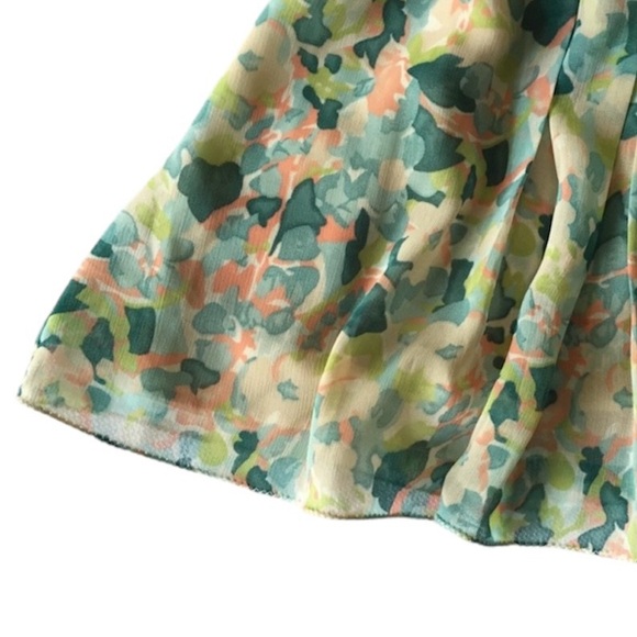 Studio M Short Puff Sleeve Floral Peplum Top Size Medium - Picture 4 of 9